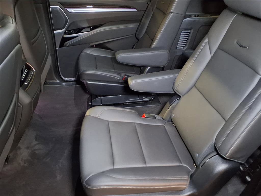 2025 Cadillac Escalade ESV Luxury photo 17