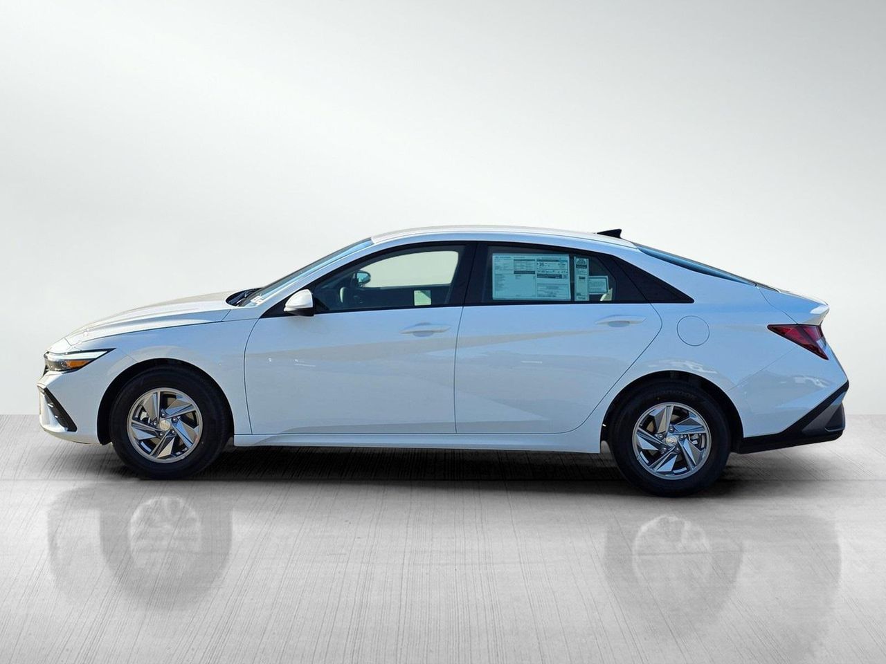 2026 Hyundai Elantra SE photo 2