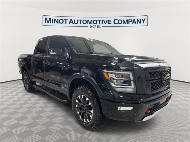 2023 Nissan Titan PRO-4X's photo