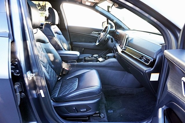 Used 2025 Gray Kia X-Line Prestige image 13