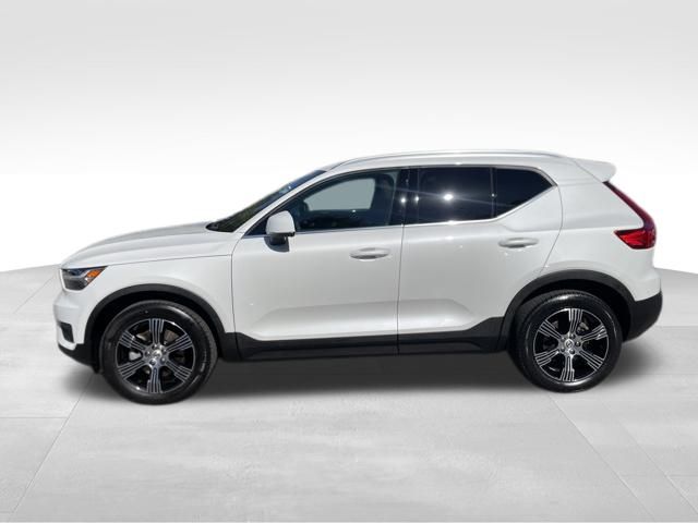 2022 Volvo XC40 T5 Inscription photo 2