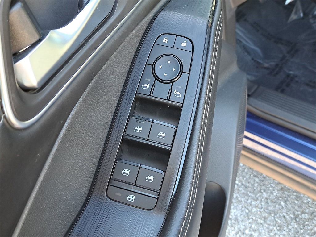 2021 Nissan Rogue SV photo 23