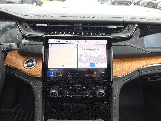 2022 Jeep Grand Cherokee Summit Reserve photo 18