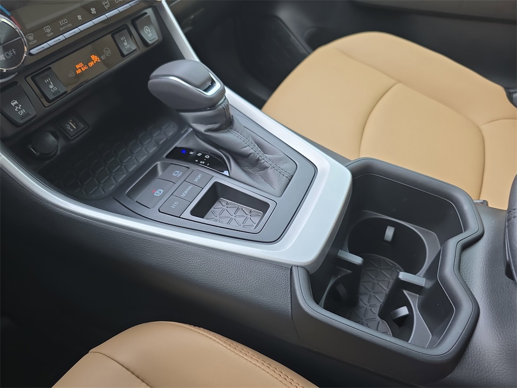 2025 Toyota RAV4 XLE Premium photo 23