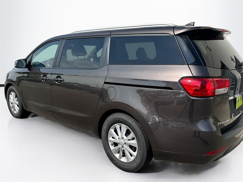 2015 Kia Sedona LX photo 7