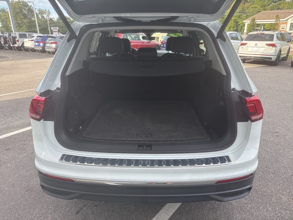 2022 Volkswagen Tiguan SE photo 23