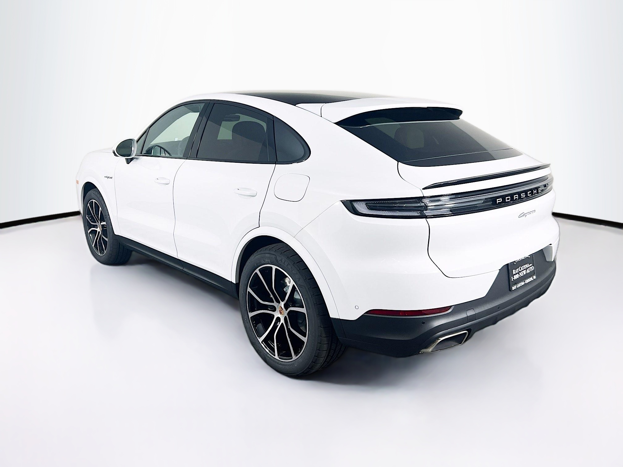 2026 Porsche Cayenne Hybrid Coupe photo 3