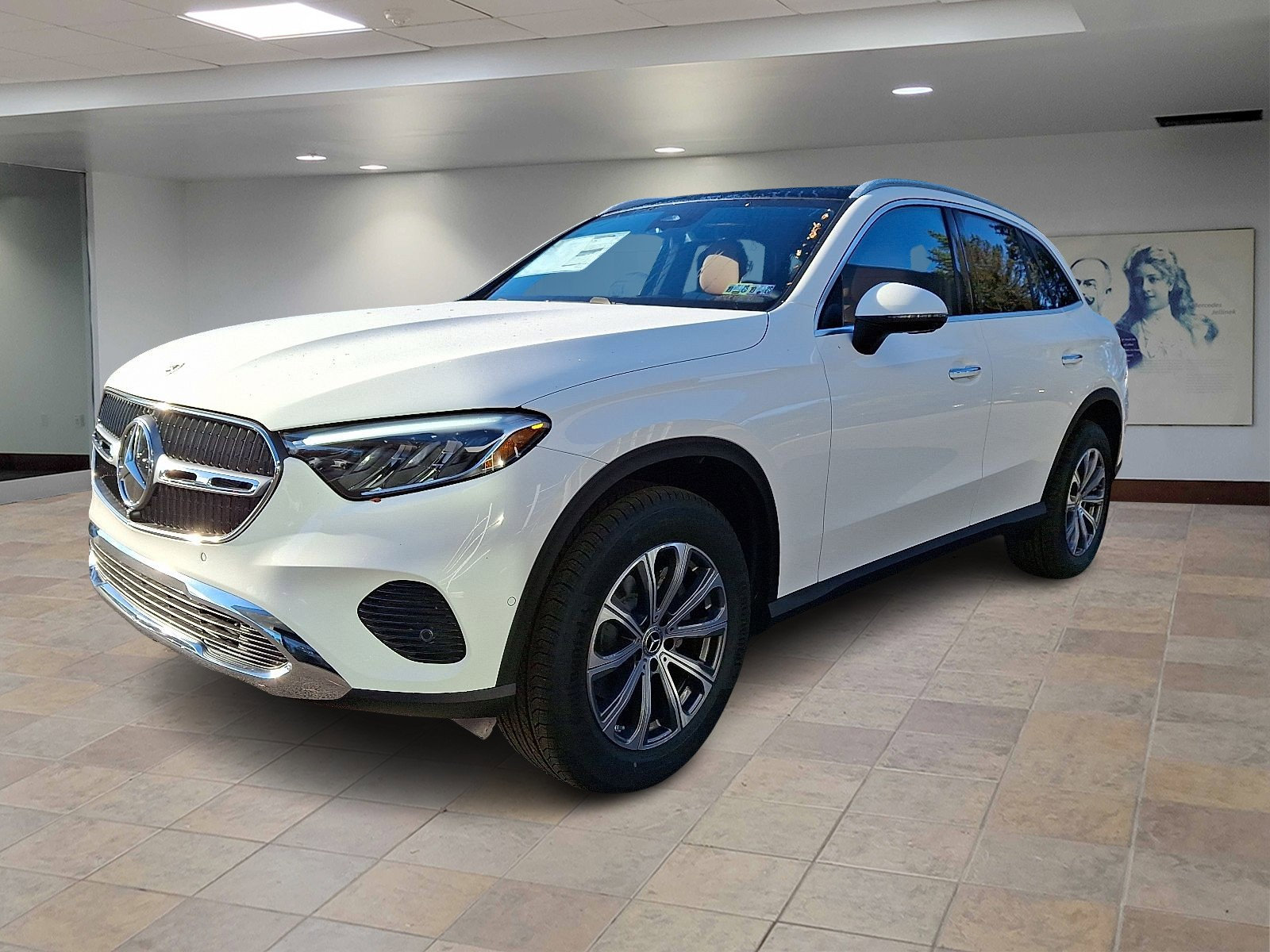 2026 Mercedes Benz GLC 300 4MATIC photo 3