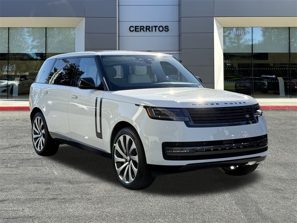 2025 Land Rover Range Rover SE photo 3