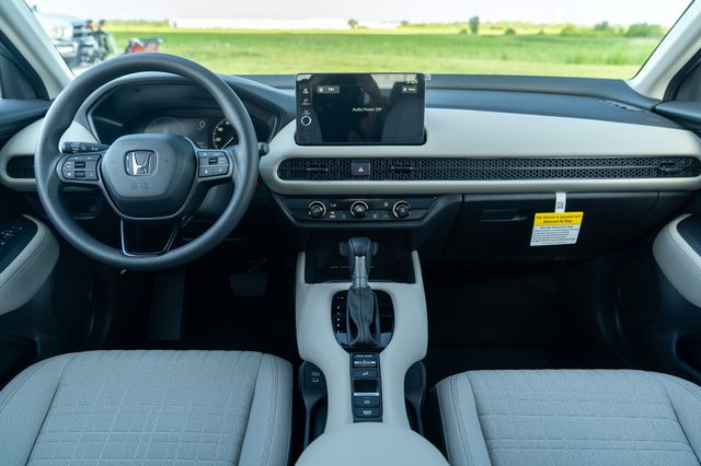 2026 Honda HR-V LX photo 14