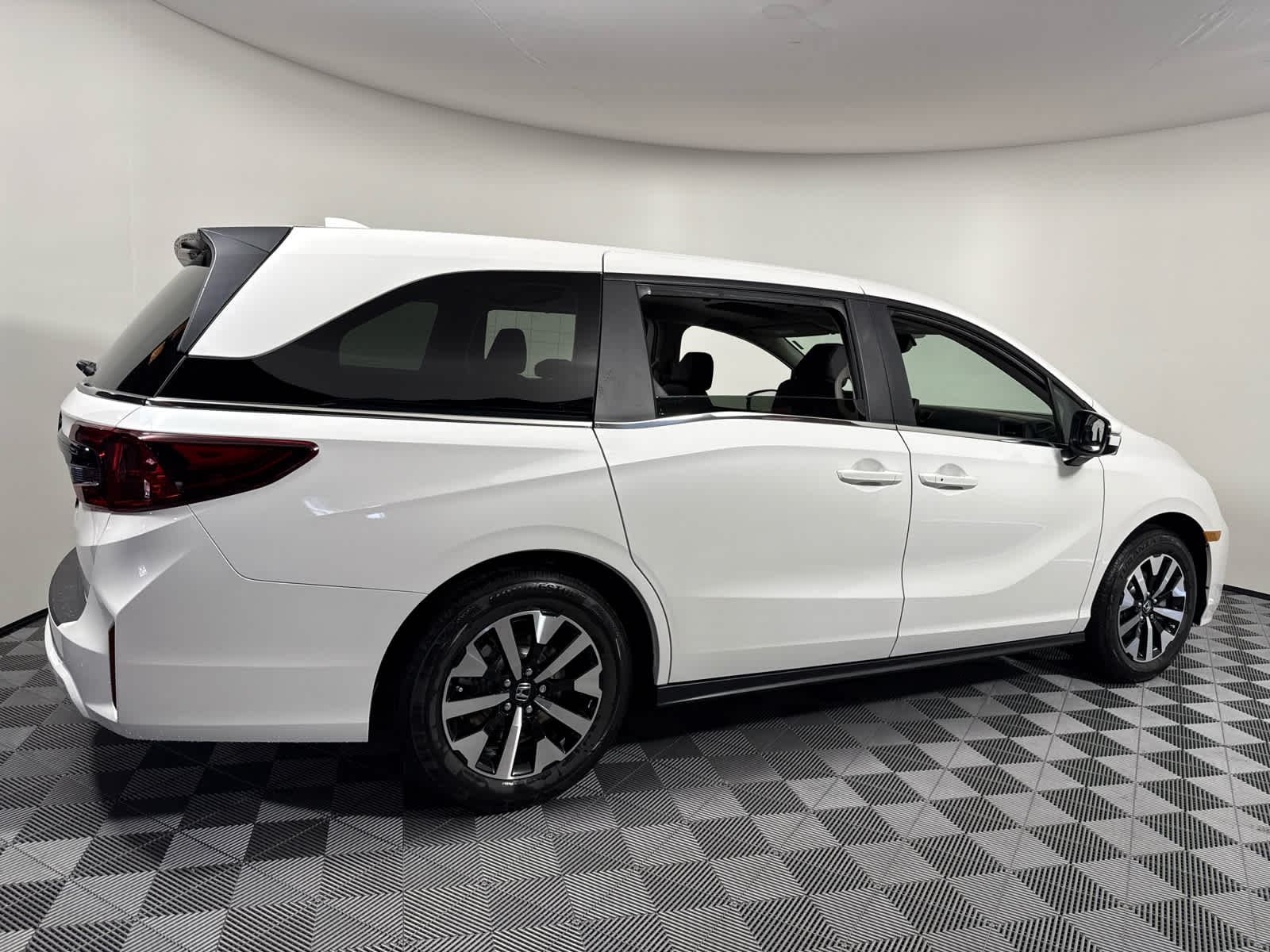 2025 Honda Odyssey EX-L photo 6