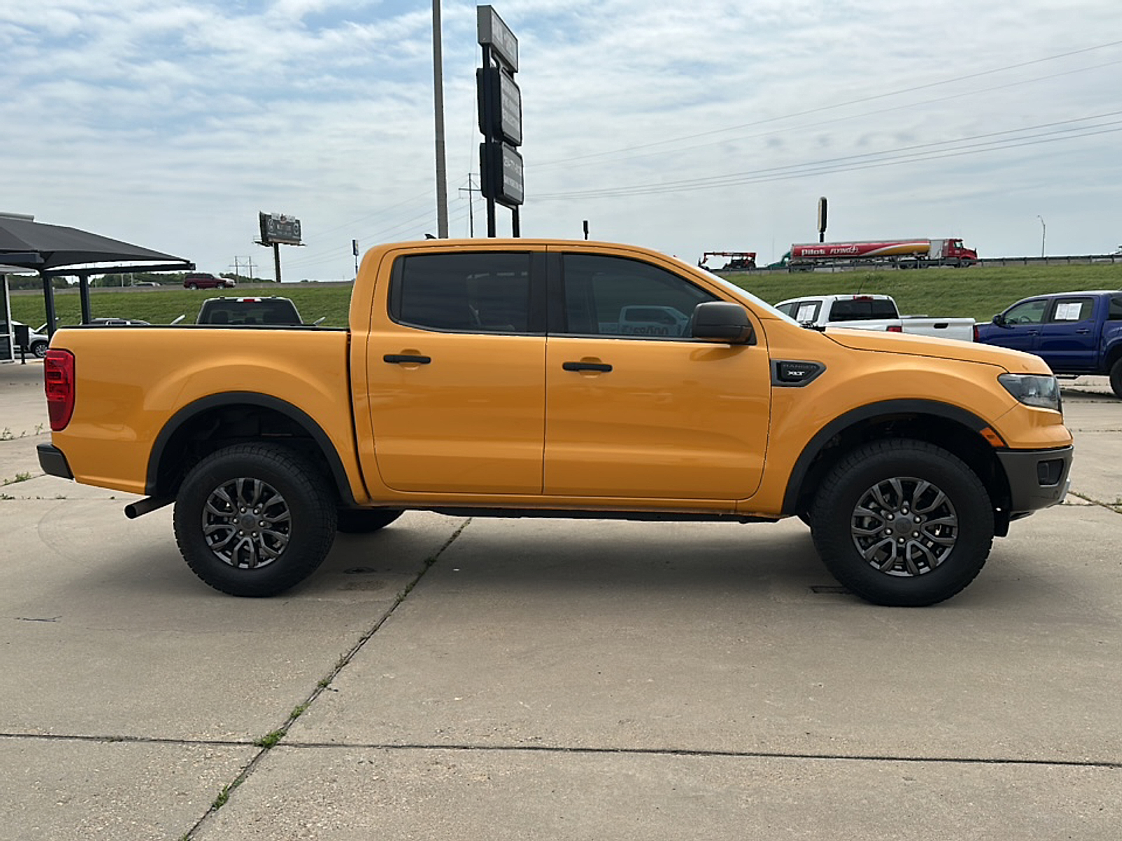 Used 2021 Orange Ford XLT image 8