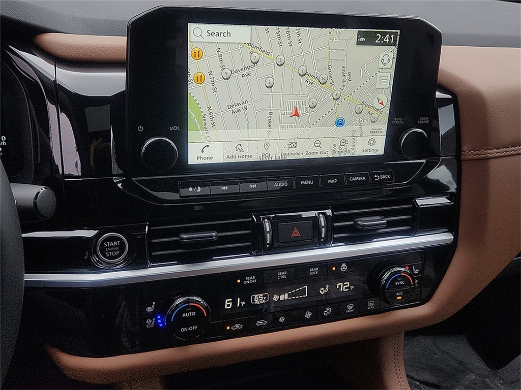 2025 Nissan Pathfinder Platinum photo 11