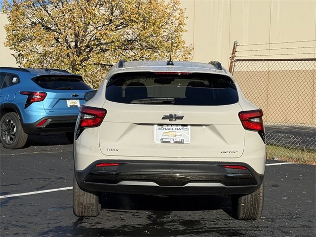 2026 Chevrolet Trax ACTIV photo 2