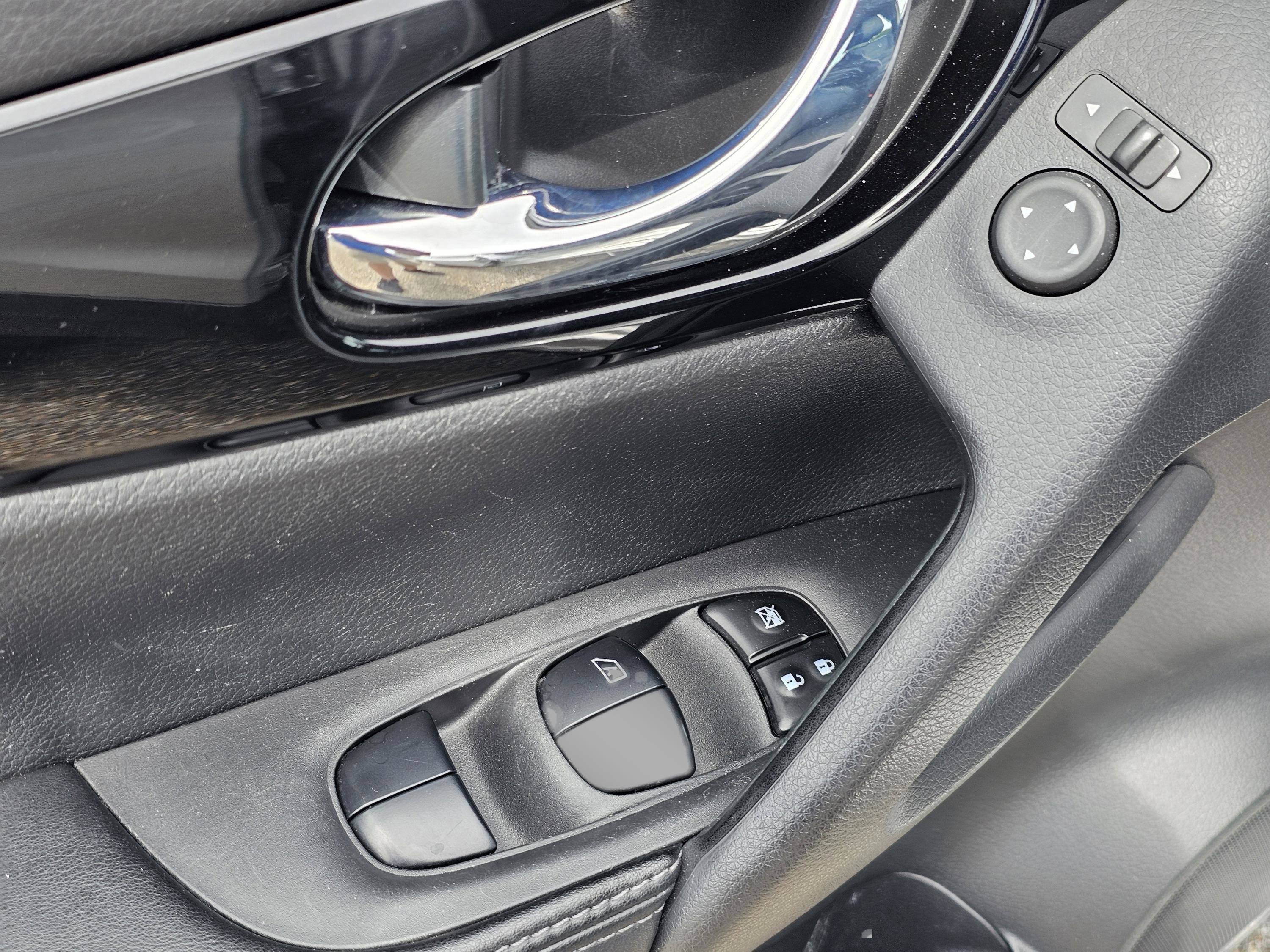 2022 Nissan Rogue Sport SV photo 14