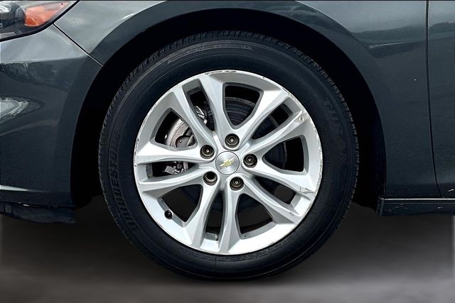 2017 Chevrolet Malibu LS photo 6