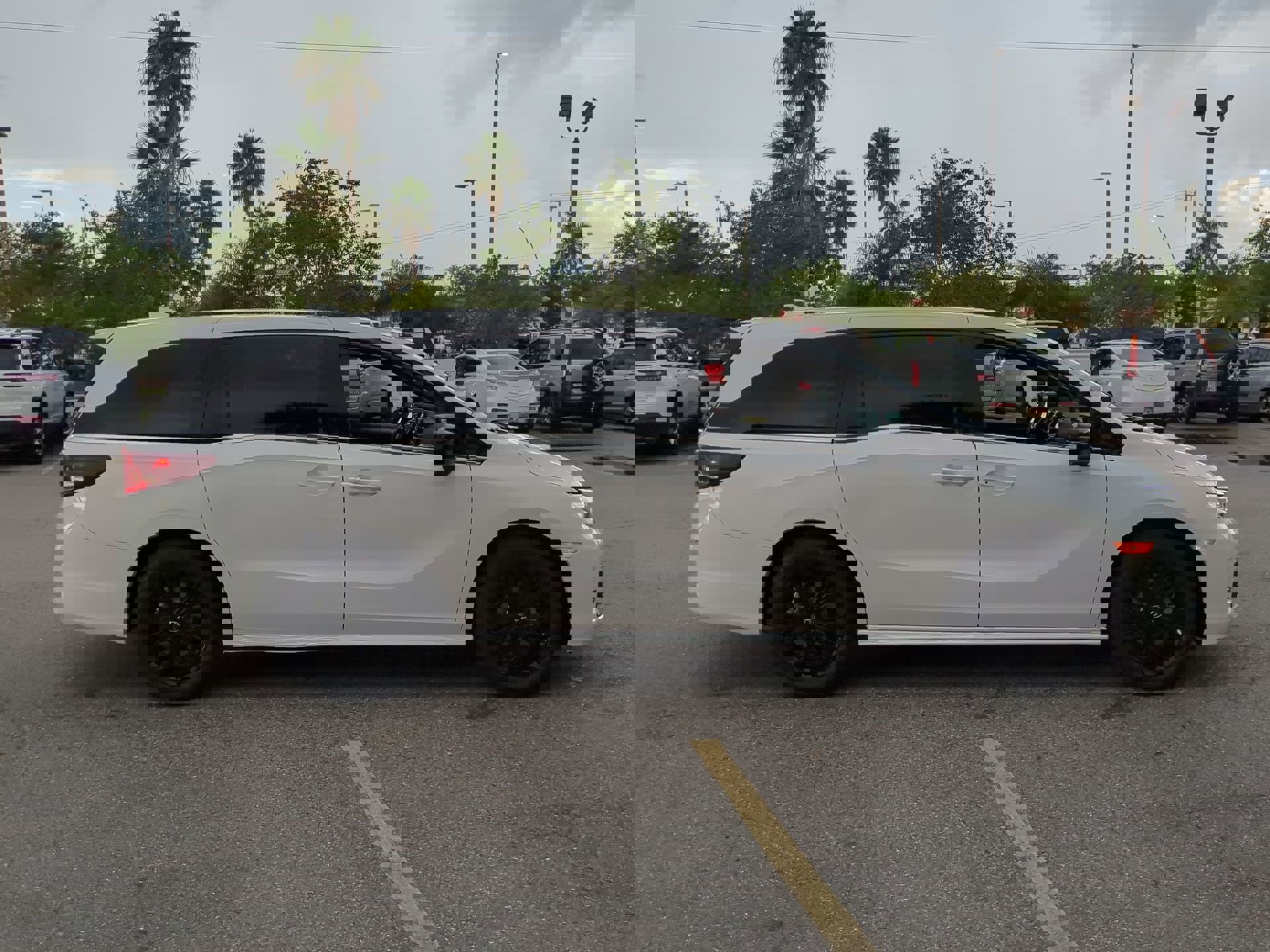 2026 Honda Odyssey photo 3