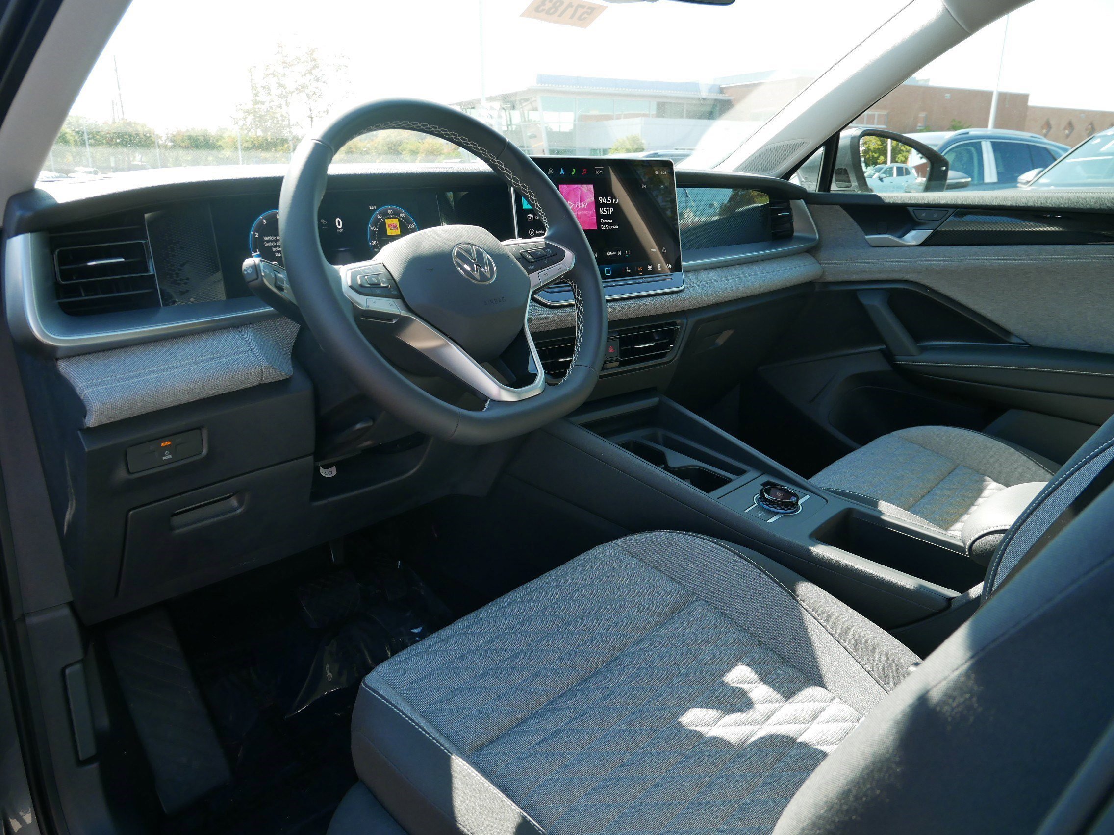 2025 Volkswagen Tiguan S photo 3