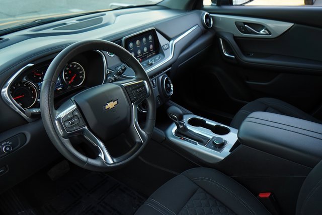 2022 Chevrolet Blazer 2LT photo 2