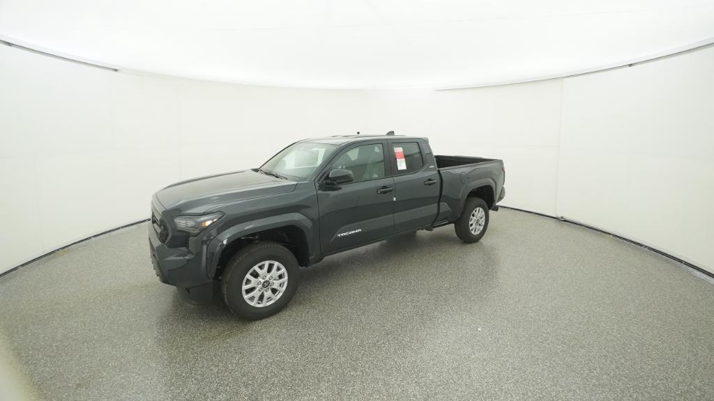2025 Toyota Tacoma SR5's photo