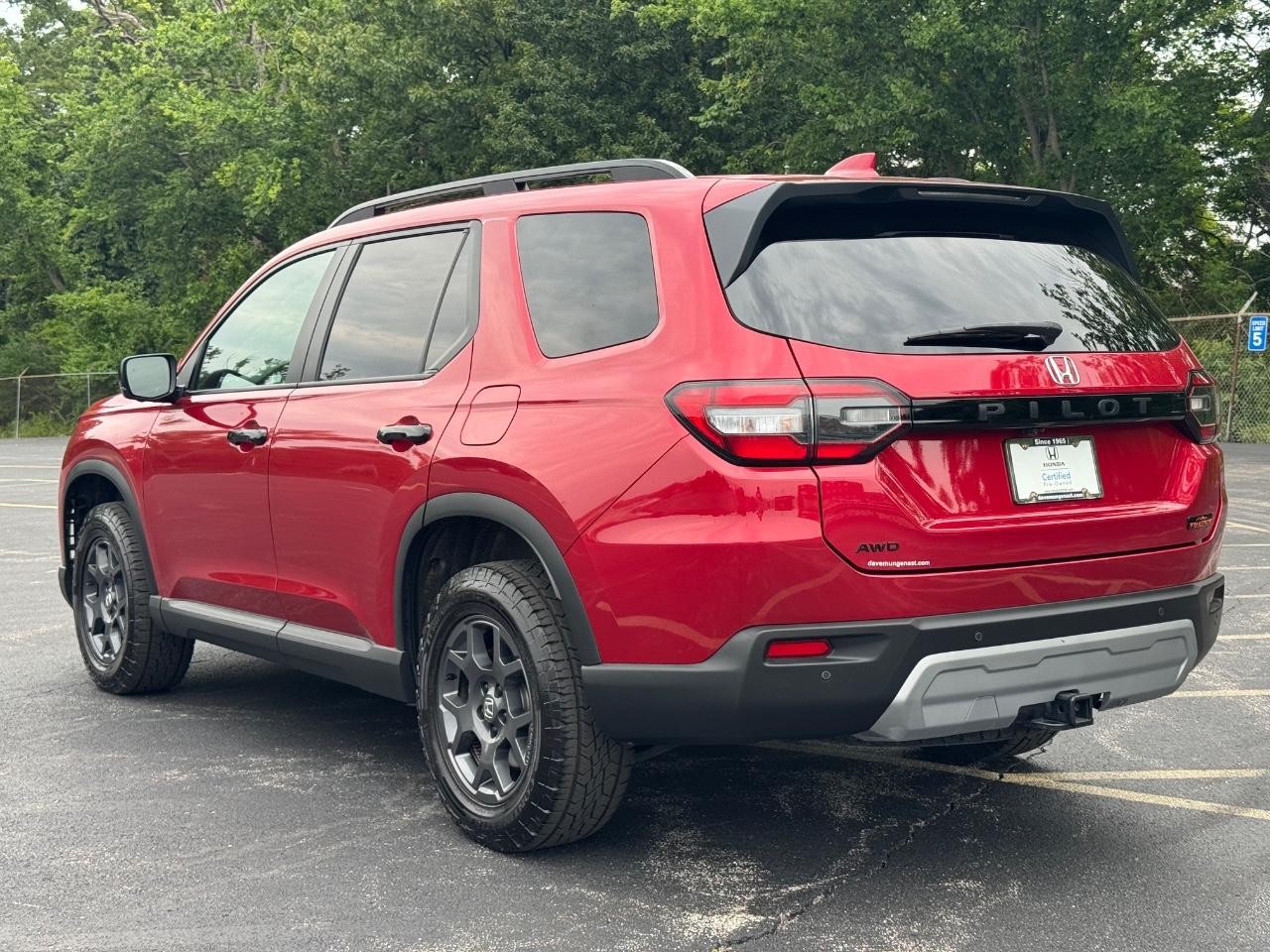 2025 Honda Pilot TrailSport photo 5