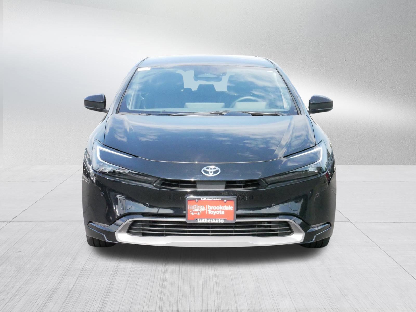 2024 Toyota Prius XLE photo 2
