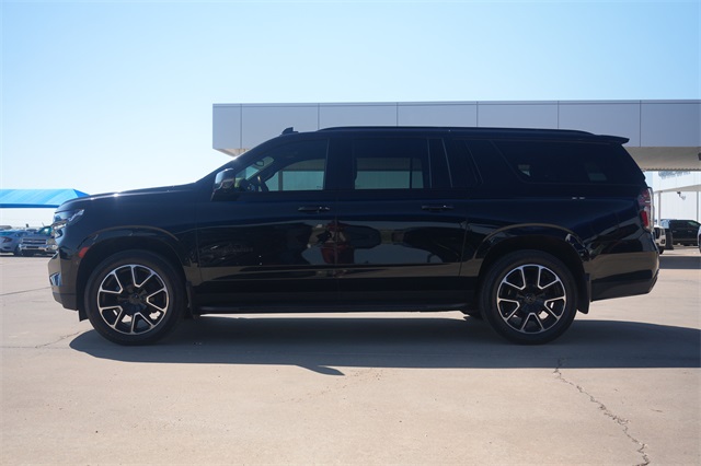 2022 Chevrolet Suburban RST photo 7