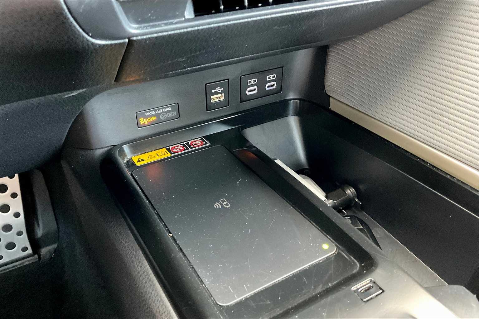 2025 Toyota Camry SE photo 29