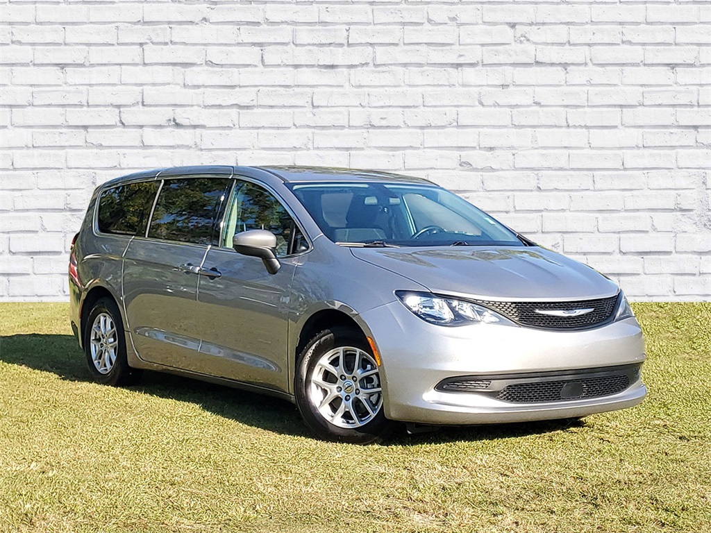 2021 Chrysler Voyager