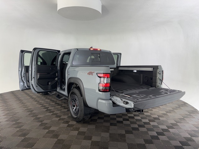 2026 Nissan Frontier Crew Cab PRO-4X photo 12