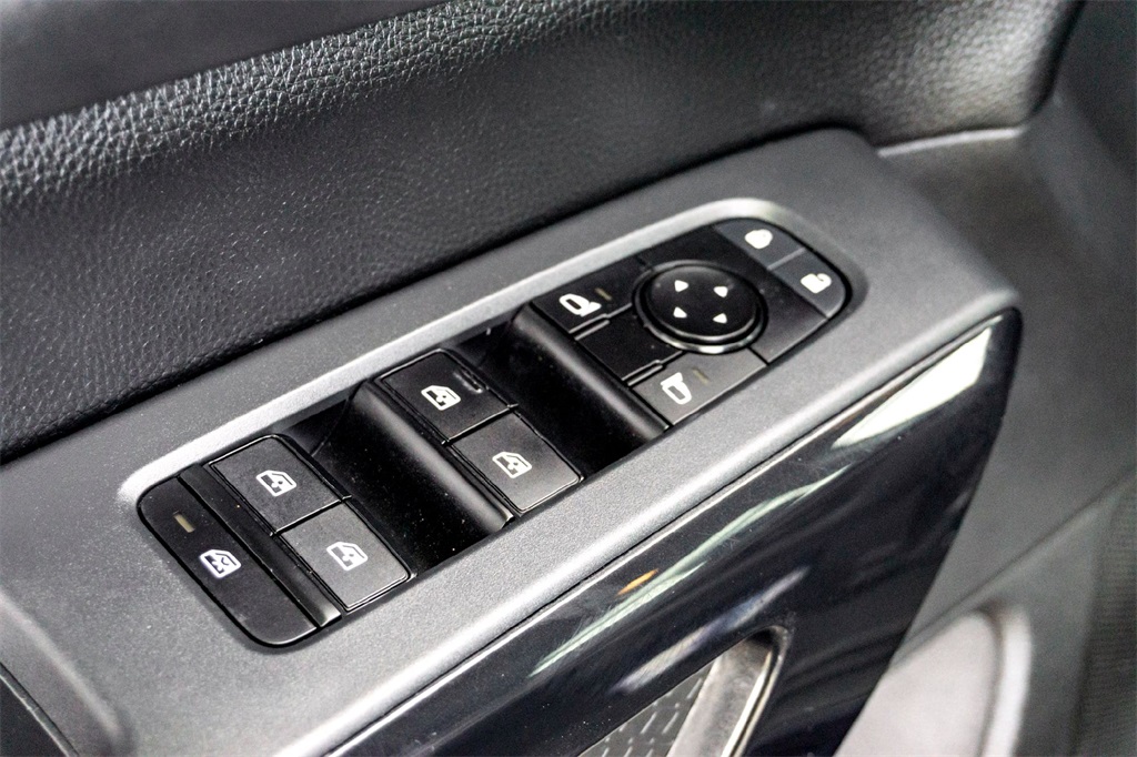 2024 Nissan Pathfinder SV photo 10