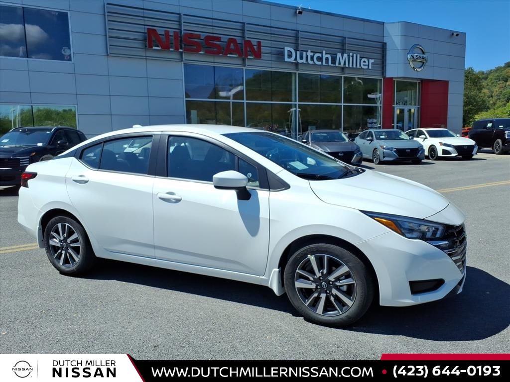 2025 Nissan Versa SV's photo