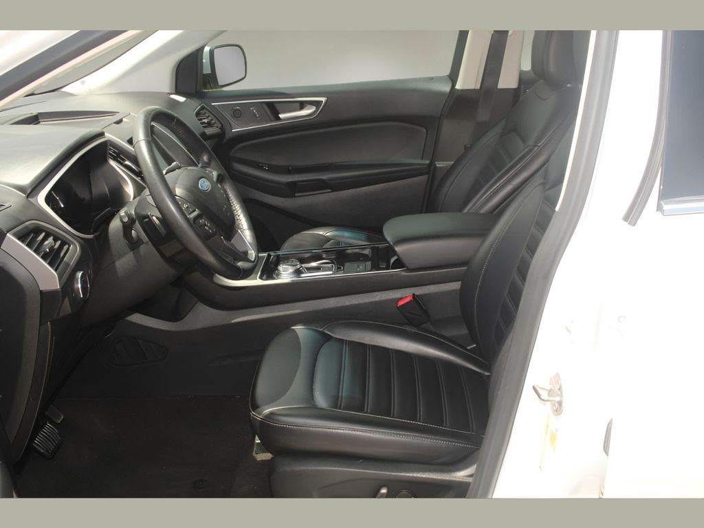 2020 Ford Edge SEL photo 10