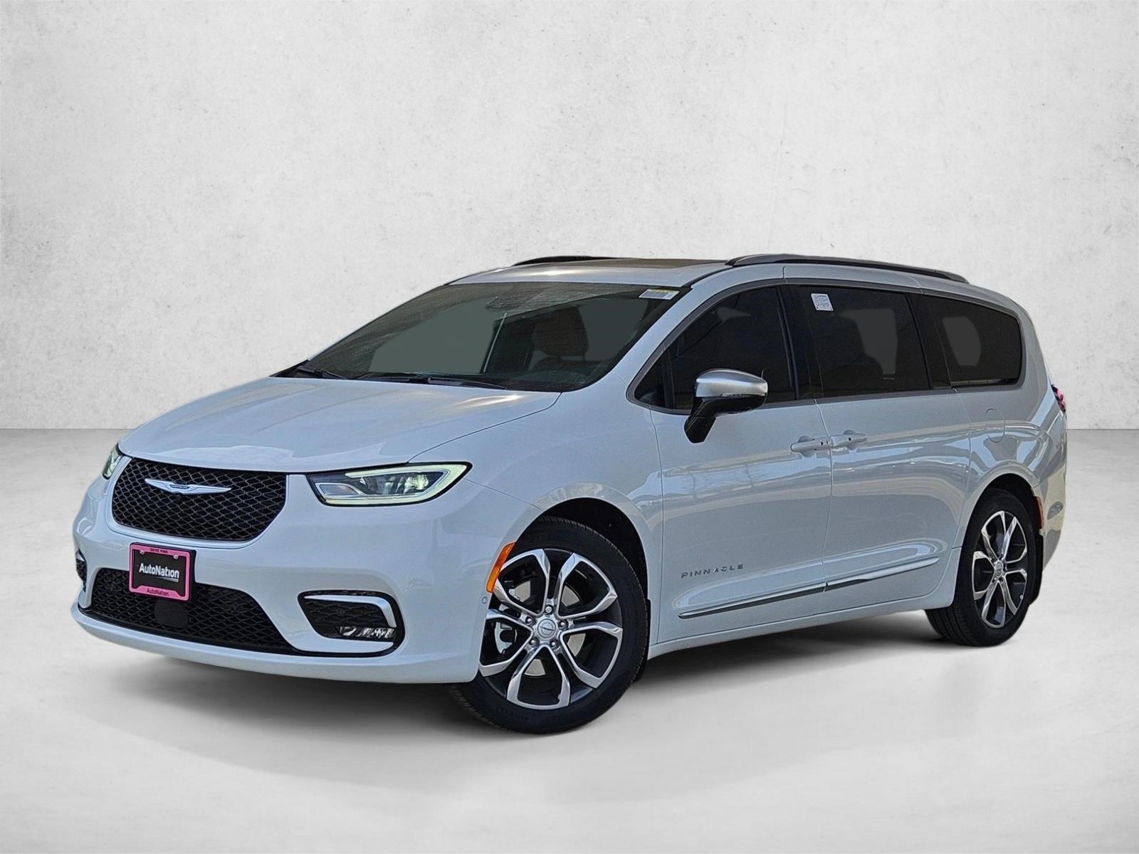 2026 Chrysler Pacifica Pinnacle's photo