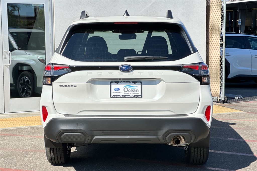 2025 Subaru Forester Premium photo 4