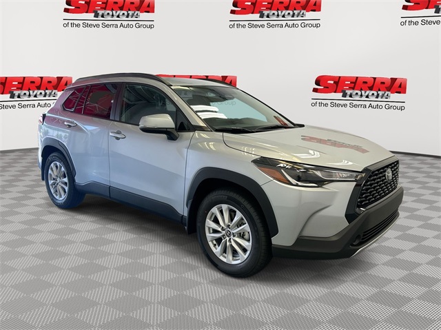 2024 Toyota Corolla Cross LE's photo