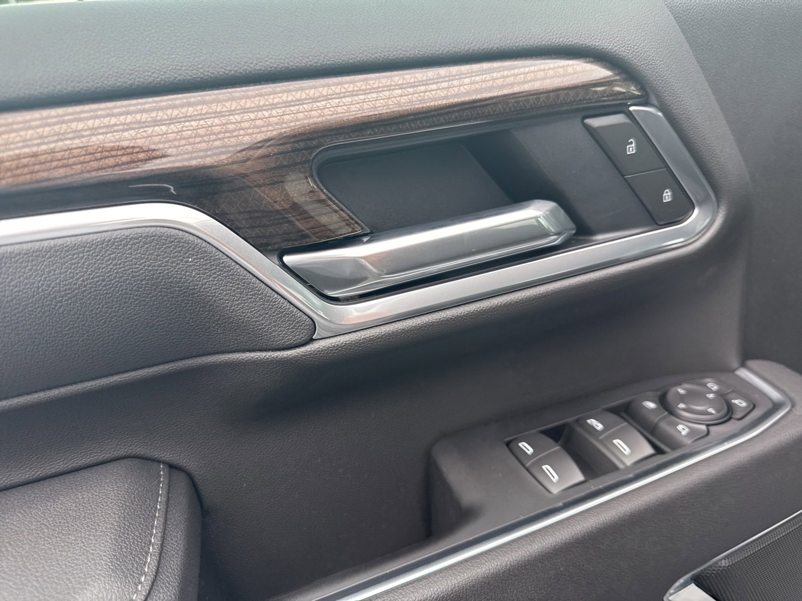 2026 Chevrolet Silverado 2500HD LT photo 8
