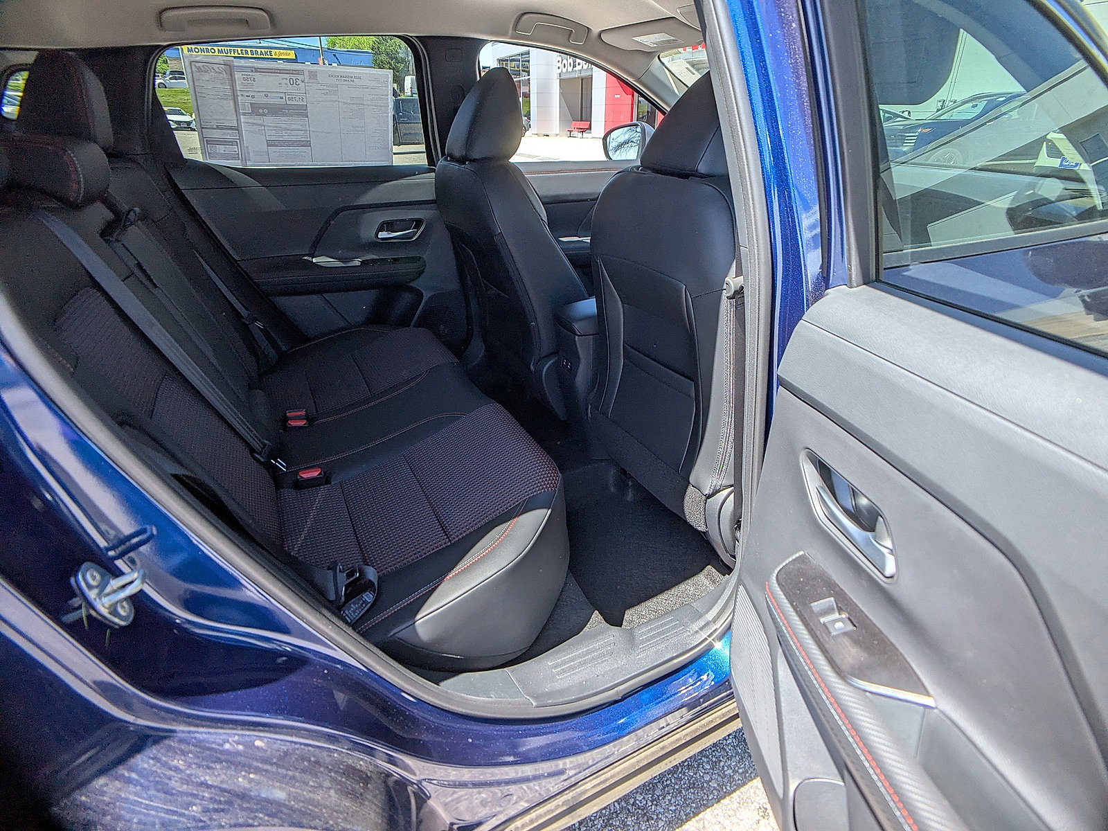 2025 Nissan Kicks SR photo 4
