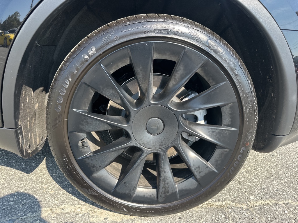 2024 Tesla Model Y Long Range photo 25
