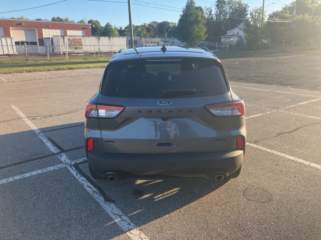 2022 Ford Escape SEL photo 6