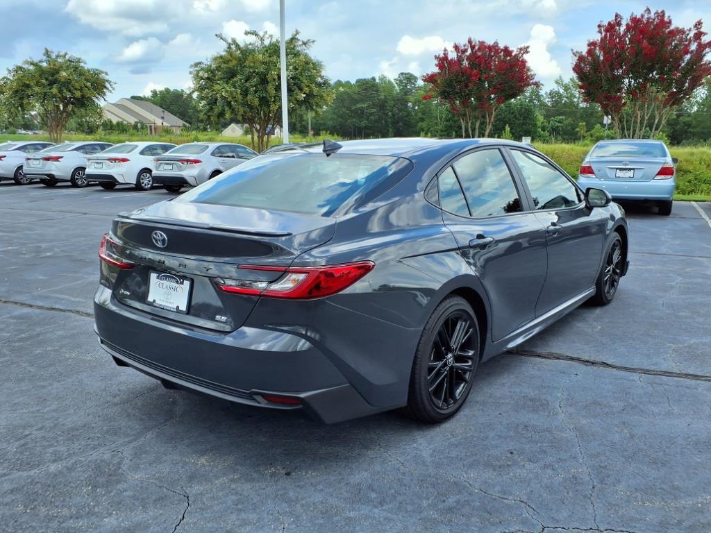 2025 Toyota Camry SE photo 6