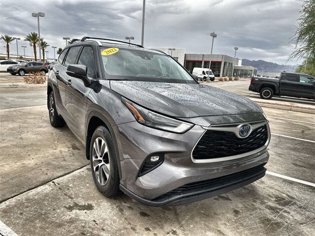 2022 Toyota Highlander Hybrid XLE photo 3