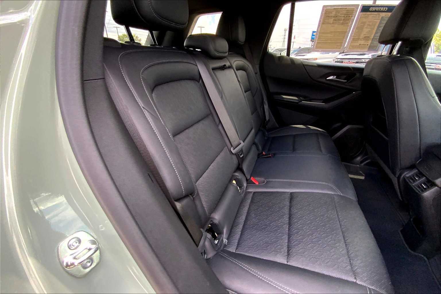 2025 Chevrolet Equinox LT photo 17
