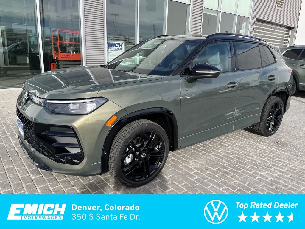 2026 Volkswagen Tiguan SE R-LINE BLACK's photo