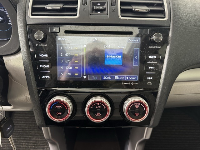 2017 Subaru Forester 2.5i Premium photo 4