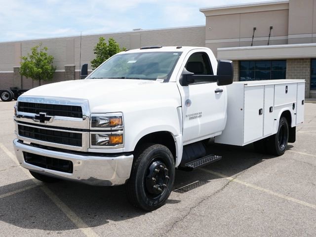 2024 Chevrolet Silverado 4500 Medium Duty Chassis Cab Work Truck's photo