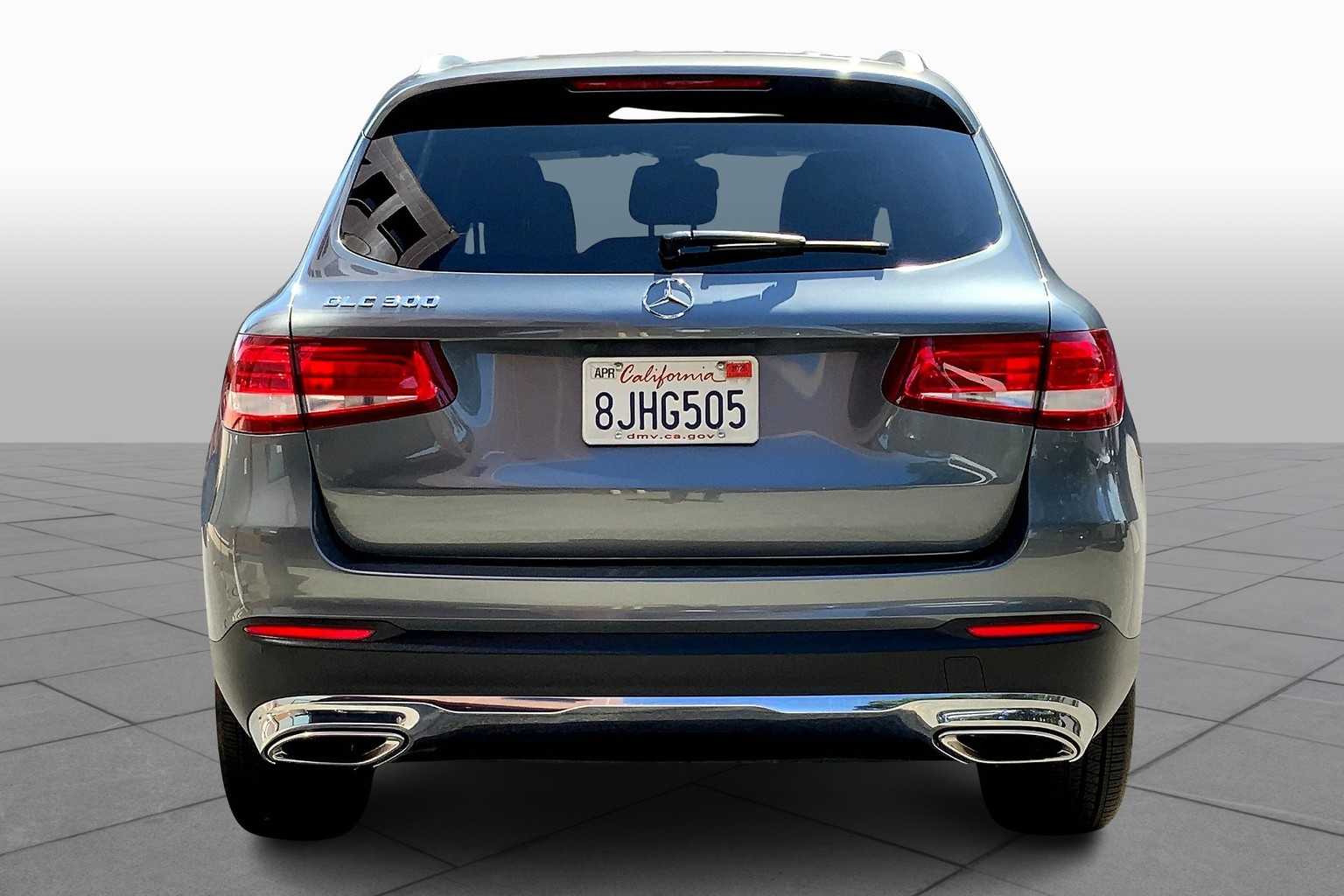 2018 Mercedes Benz GL 300 photo 4