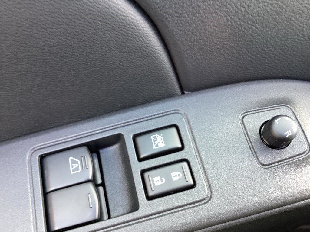2025 Nissan Frontier SV photo 26