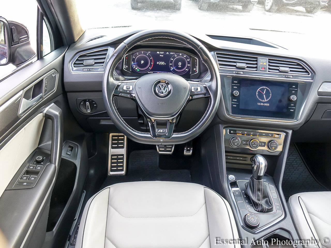 2021 VOLKSWAGEN TIGUAN - Image 11