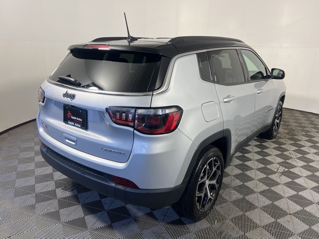 2024 Jeep Compass Limited photo 2